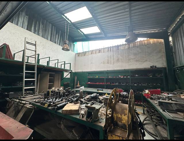 800M² WAREHOUSE TO LET IN CHLOORKOP